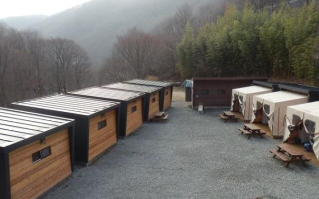 Ooljoo Sunny, Cabin Glamping