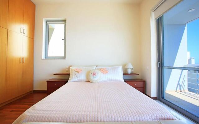 Seafront, 5star Home - 4min Walk To Private Beach