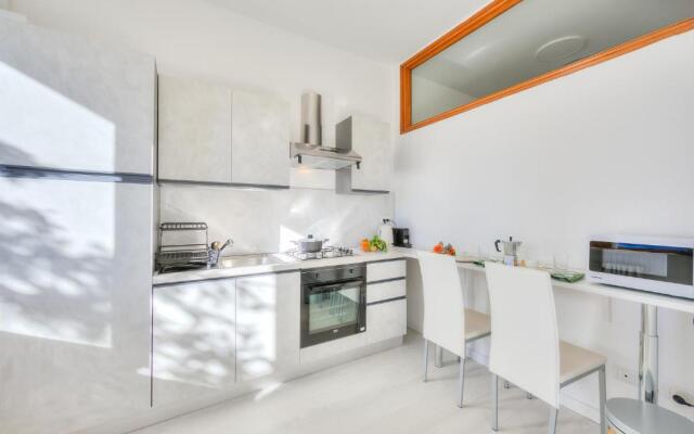 Sunny Apartment Lake View Laveno