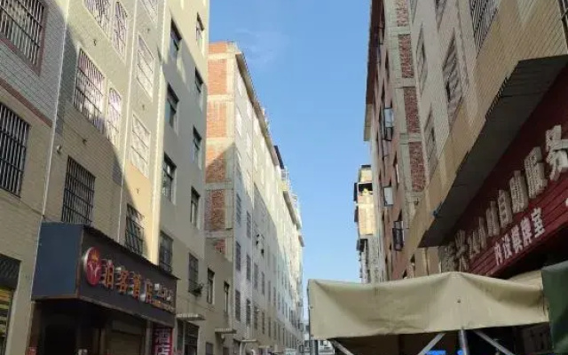 Qujing Romantic House Boutique Hotel