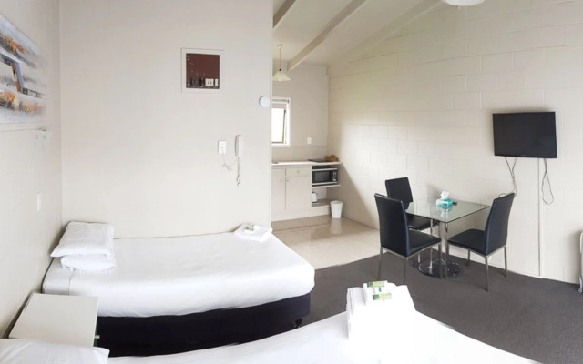 Middlemore Motel