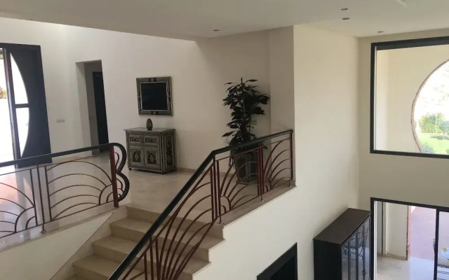 Spacious Comfortable Villa Ref T72024