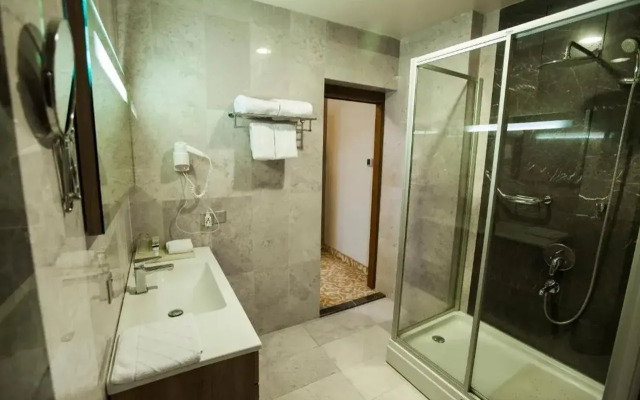 Fiori Hotel