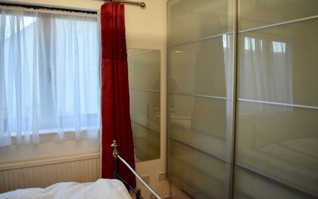 2 Bedroom House With Garden in Bermondsey