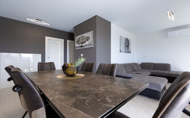 Holiday Home Miriam Kastela With a Private Pool