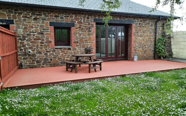 Swifts Barn Stanbury Wharf