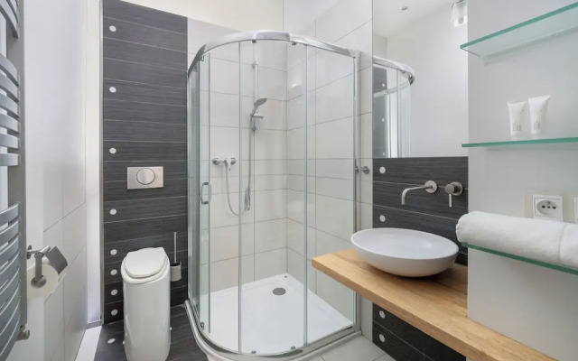 Exceptional Apartment for 4 by Renters
