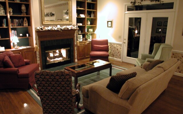 Garden Inn Bed & Breakfast at Bee Rock