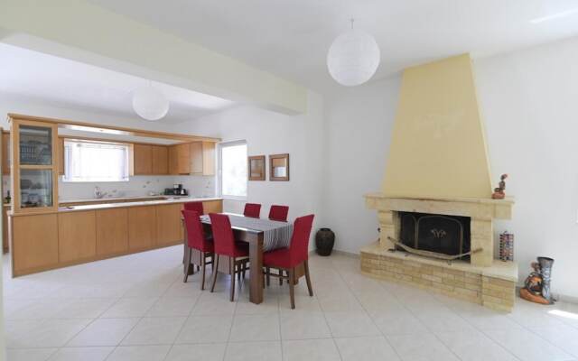 Soko Guest House in Astratigos