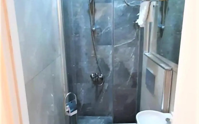 Valentine Suites Hotel