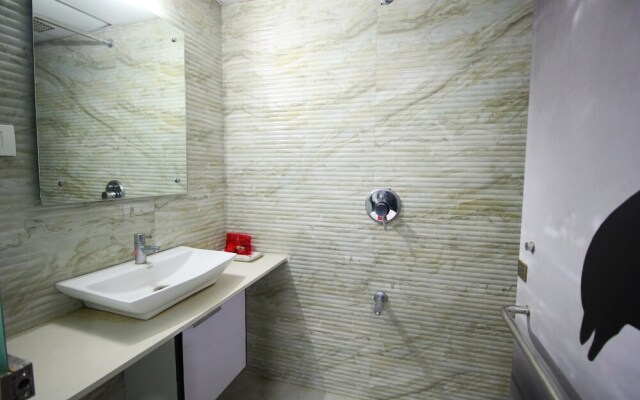 OYO 1319 Hotel Paramount Inn