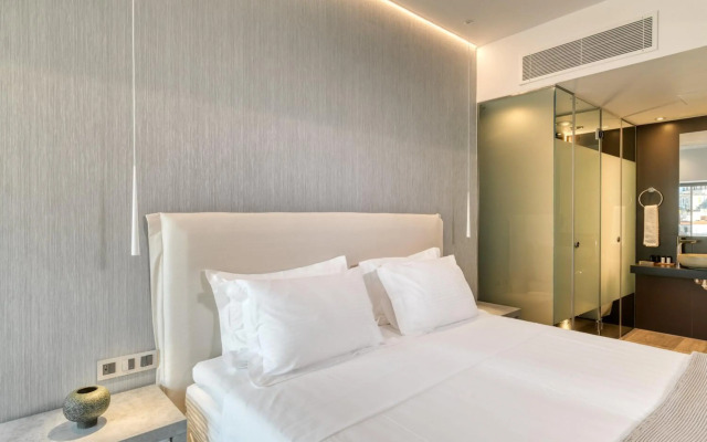 Las Hotel & Spa