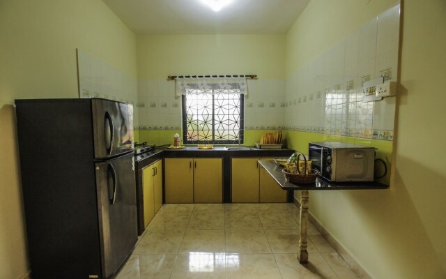 OYO 10203 Home Bright 2BHK Anjuna Beach