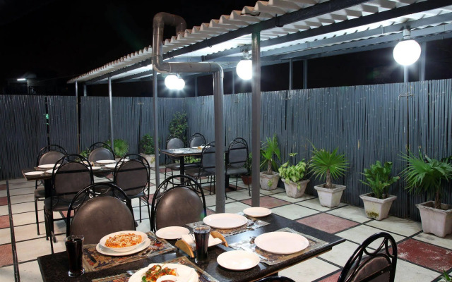 Rupam Hotel