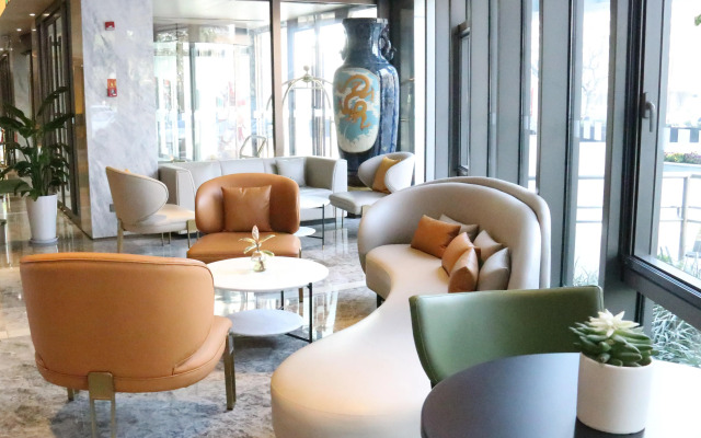 Holiday Inn Shanghai Huaxia by IHG