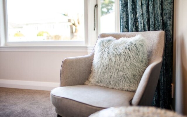 Sunny & Spacious Character Villa