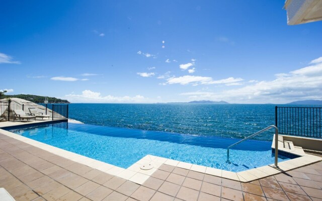 1 Bright Point Apartment 5402