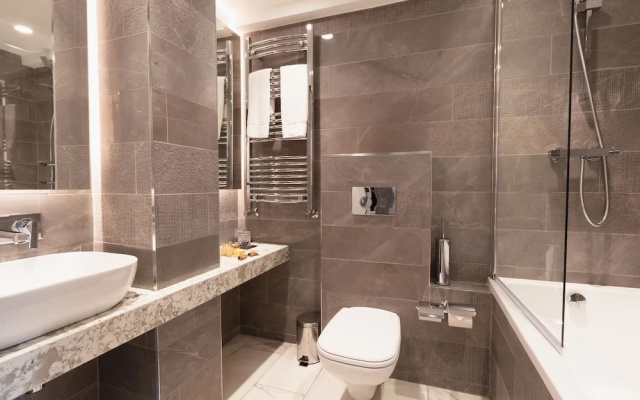 Clarendon Suites