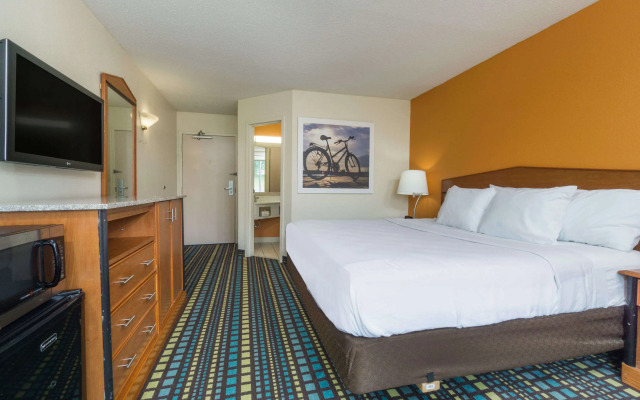 Super 8 By Wyndham Raleigh Downtown