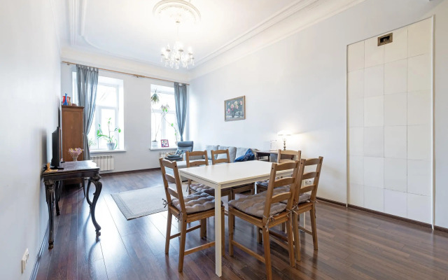 Квартира на Кирилловской 6