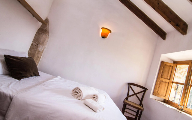 Petit Hotel Hostatgeria La Victoria