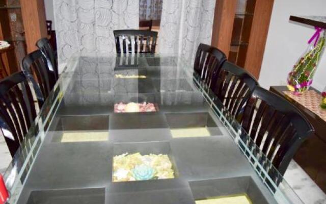 5BR entire house 1200 sqyd