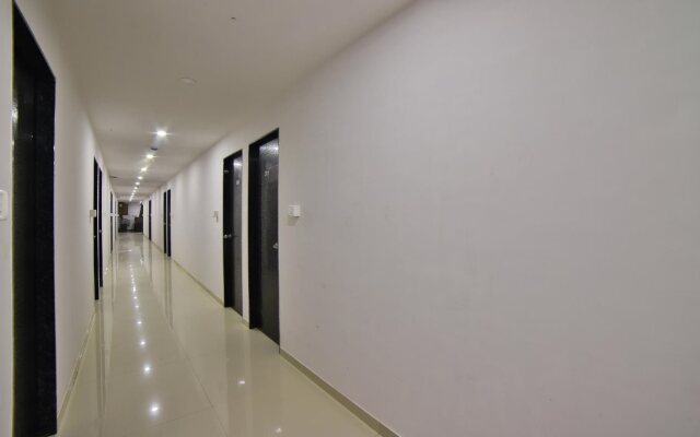 Hotel Blue Trio By OYO Rooms