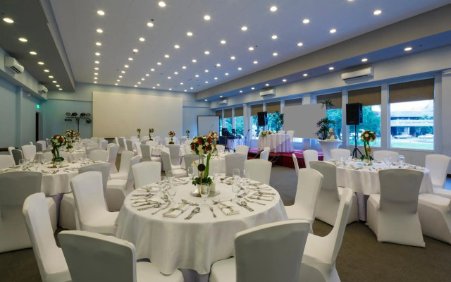 Microtel by Wyndham UP Technohub
