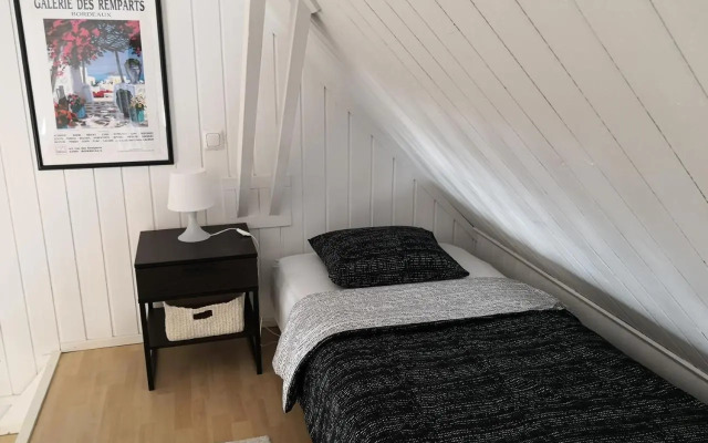 Airport Mint House Studio