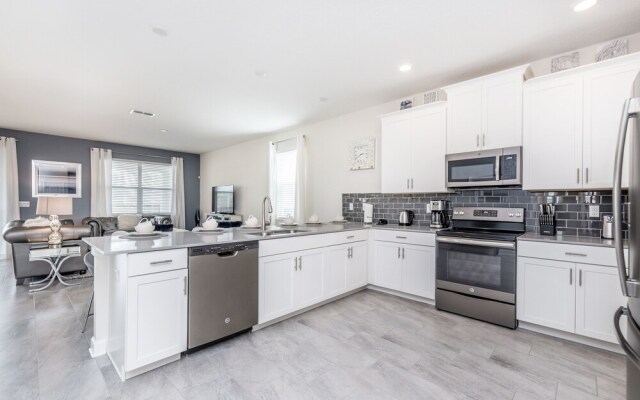 1662 Moonvalley Drive