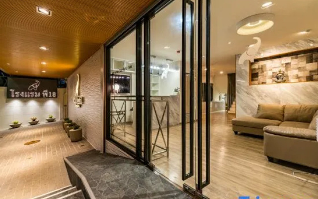 P18 Hotel