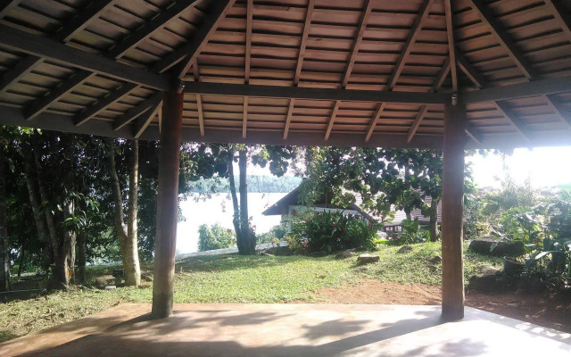 Sea Heart House on Koggala Lake