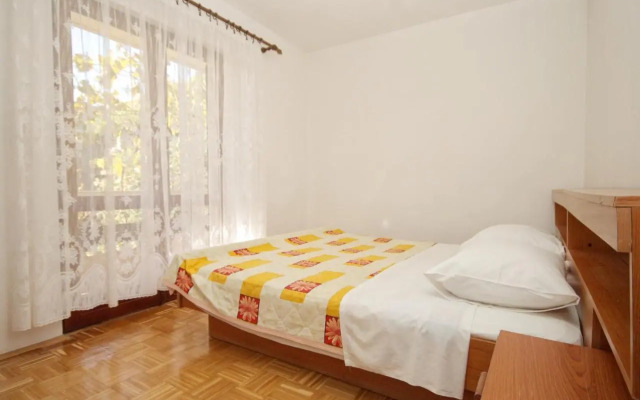 Apartment Zavalatica 9315a
