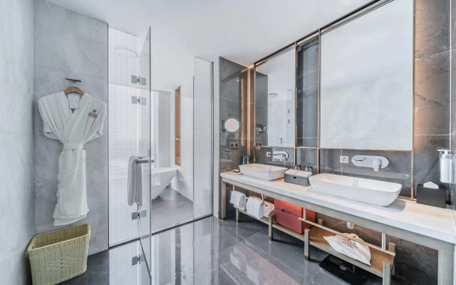 HUALUXE Xi an Chanba by IHG