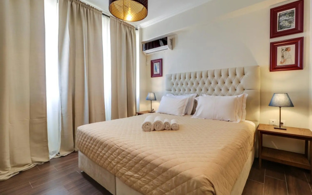 Ermou Fashion Suites #508 @ Plaka - King Size Bed