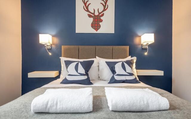Market Street Apartment Sleeps 6