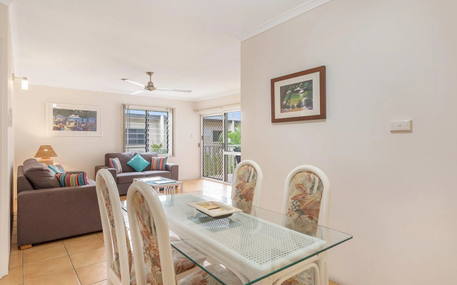 Port Douglas Outrigger Holiday Apartments
