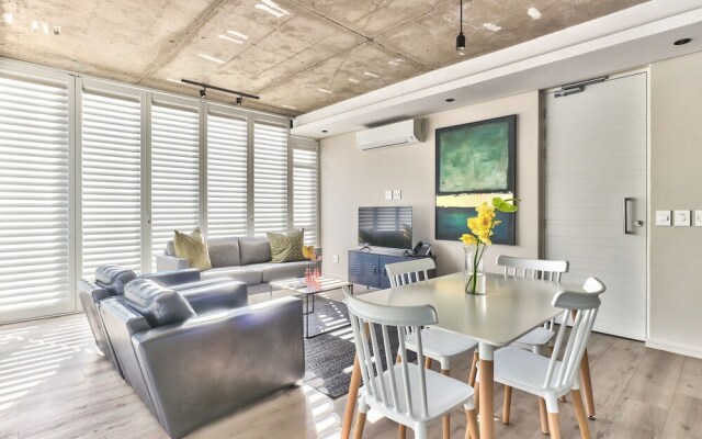 Luxury 2 Bedroom With Balcony