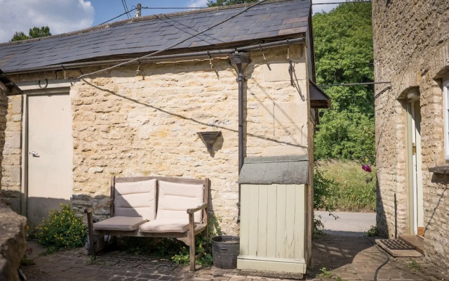 Stunning 2 Bed Cottage in Fordwells