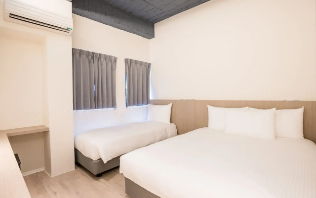 Traveller-Inn Day Moon Hotel