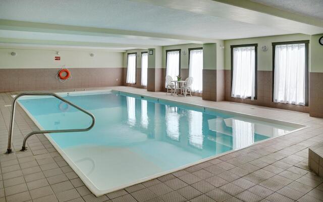 Velora Hinton, Ascend Hotel Collection