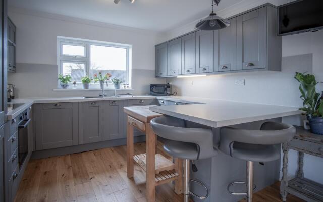 Town Heights - 3 Bedroom Holiday Home - Tenby