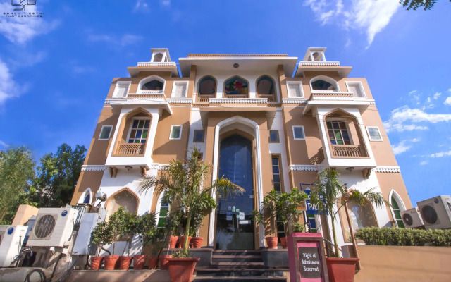 Townhouse OAK Hotel Dev Villas