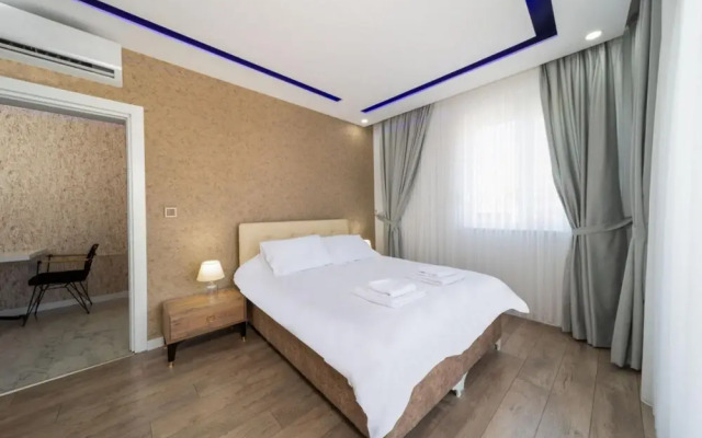 Modern and Central Flat Near Beach in Antalya
