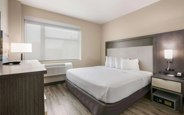 Best Western Plus Executive Residency Bronx