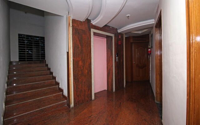OYO 8646 Hotel Pioneer