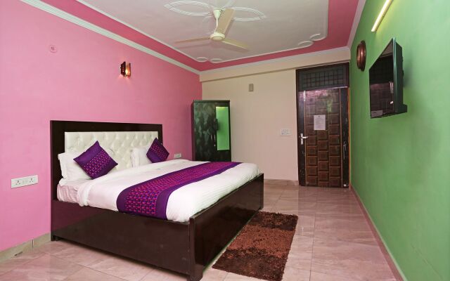 OYO 11504 N D Star Residency