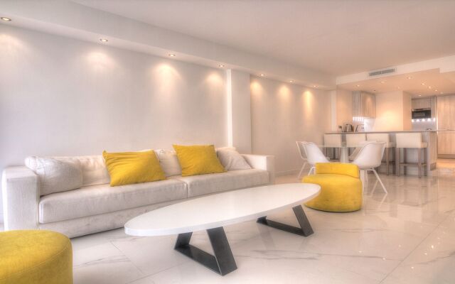 Luxurious 3 Bedroom Apt at La Croisette