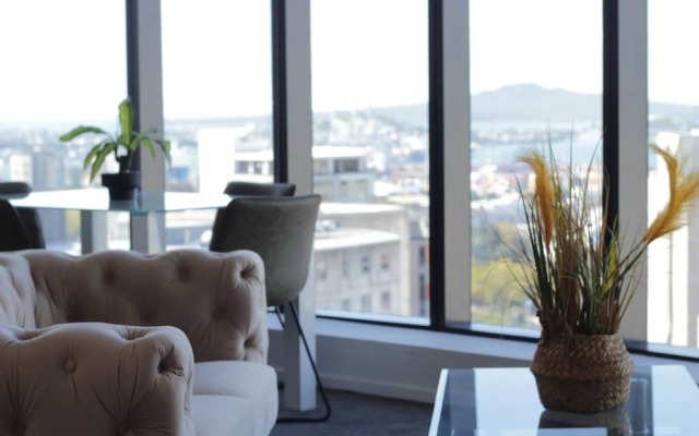 Sunny, Spacious And Magnificent Sea Views!