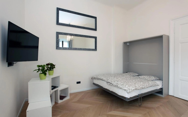 The Apartment House - Mezibranska